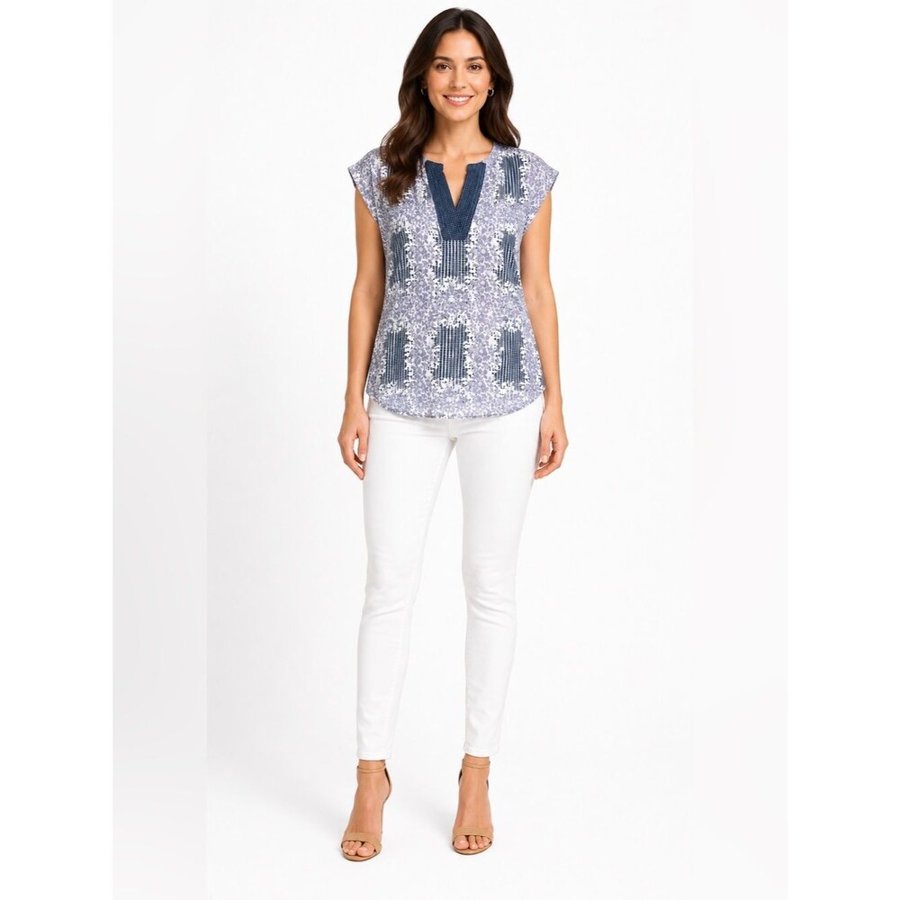 Cabi Split Neck Flutter Sleeve
Sheer Floral Blouse Top M